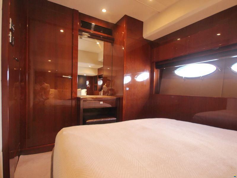 Princess Yachts International 72
