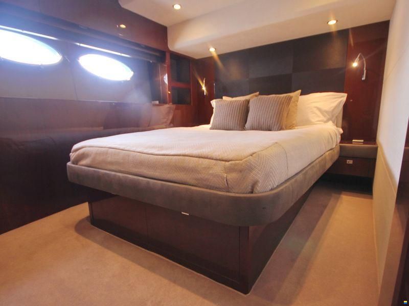 Princess Yachts International 72