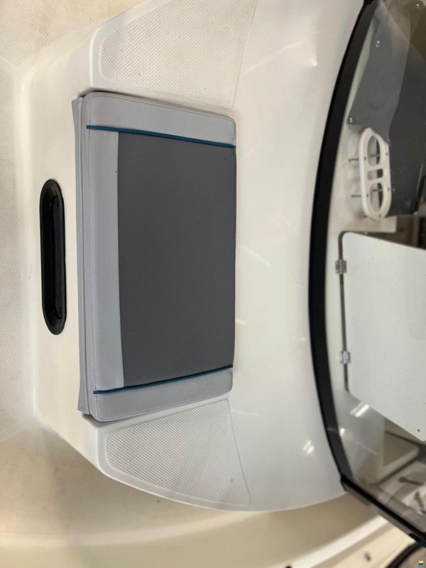 Quicksilver Captur 705 Pilothouse med 225 hk Mercury