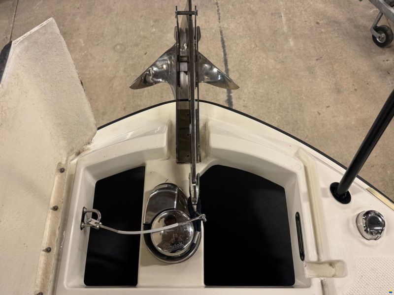 Quicksilver Captur 705 Pilothouse med 225 hk Mercury