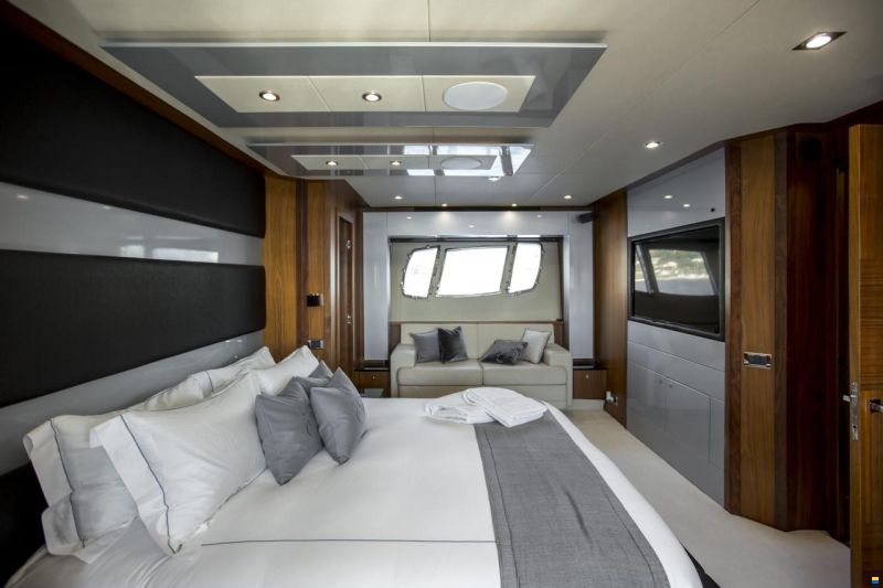 Sunseeker Predator 84