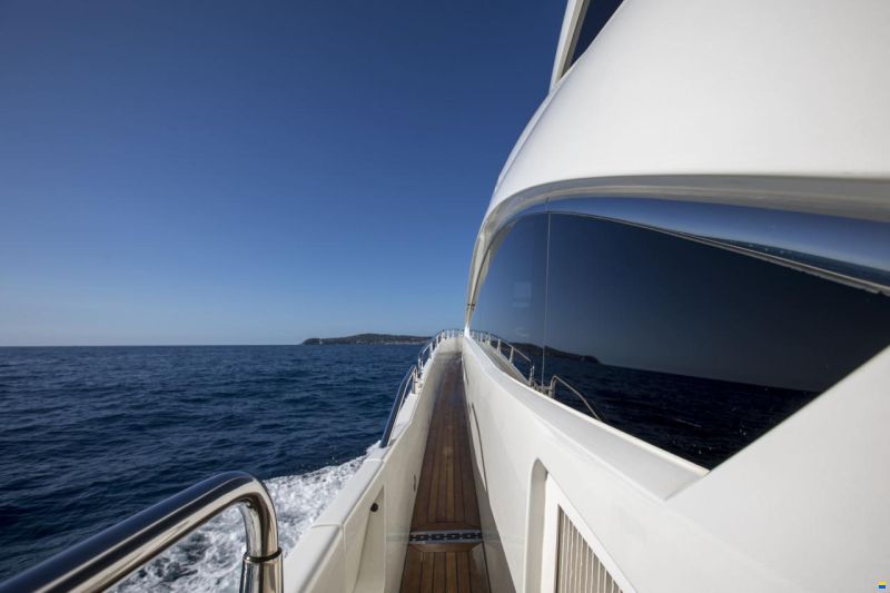 Sunseeker Predator 84