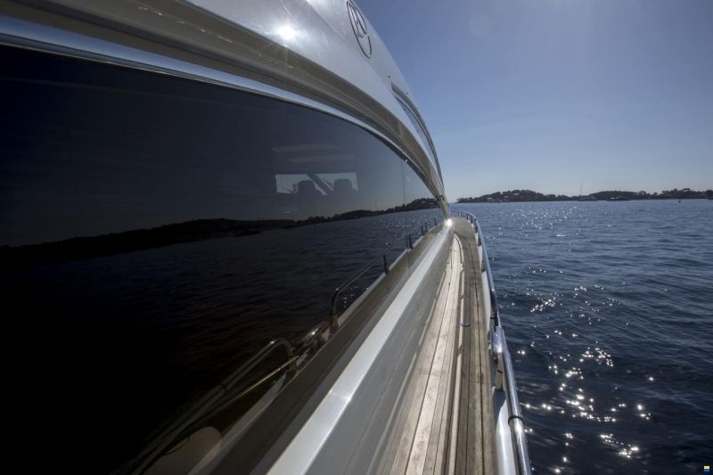 Sunseeker Predator 84
