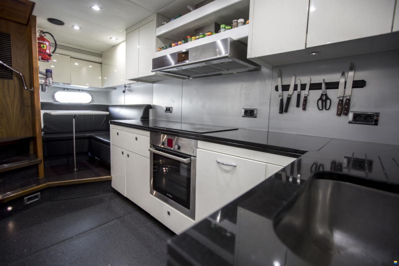 Sunseeker Predator 84