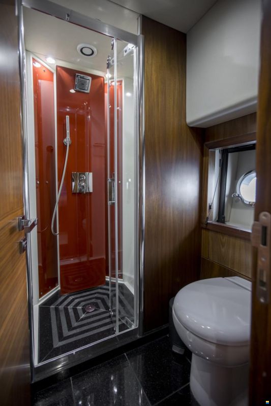 Sunseeker Predator 84