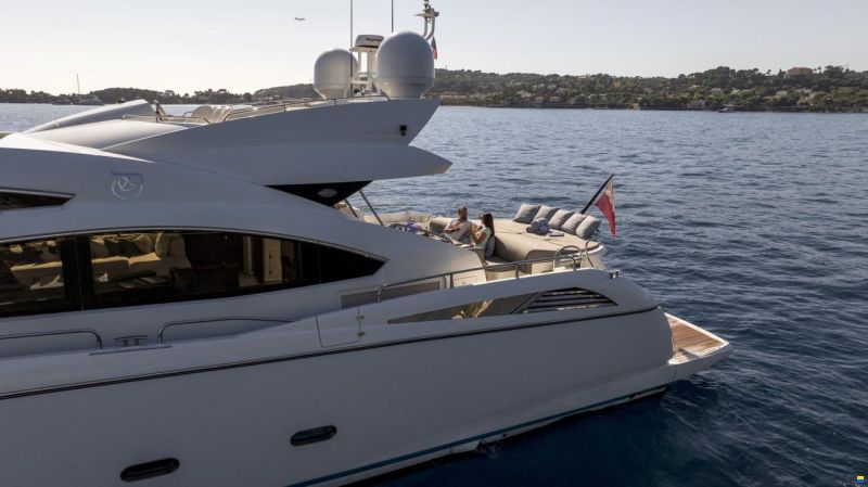 Sunseeker Predator 84