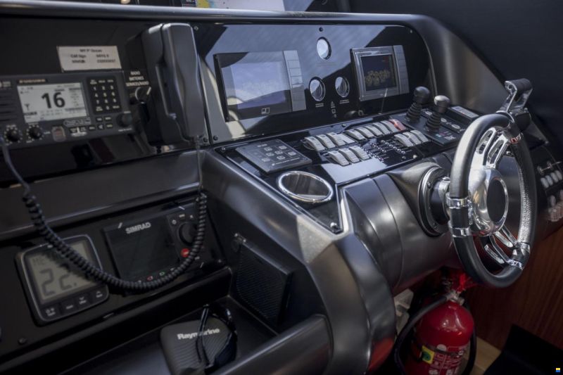 Sunseeker Predator 84