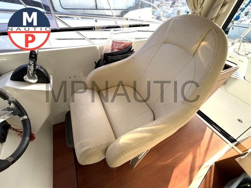 Beneteau Antares 880