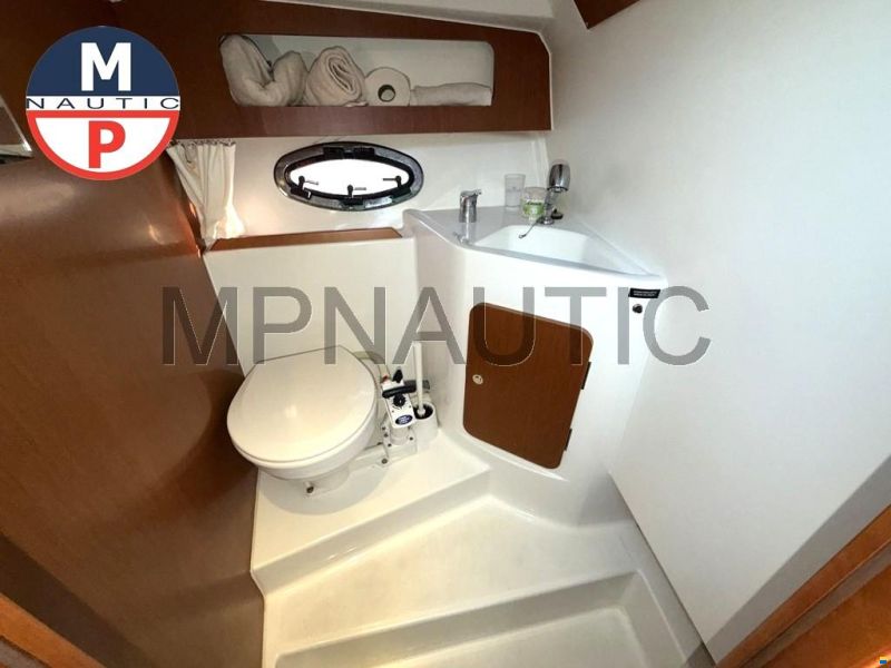 Beneteau Antares 880