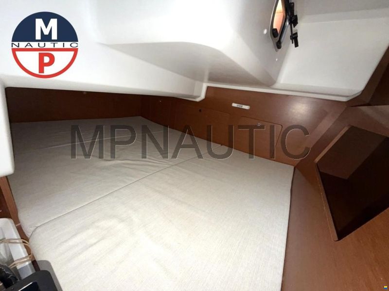 Beneteau Antares 880