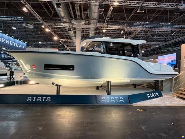 Aiata Wayfinder 38 Cabin