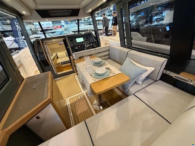 Aiata Wayfinder 38 Cabin