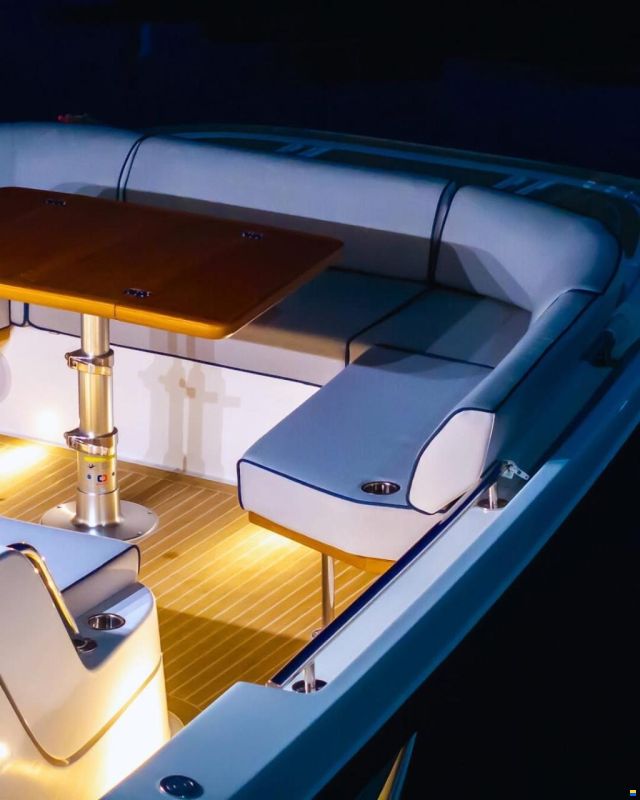 Aiata Wayfinder 38 Cabin