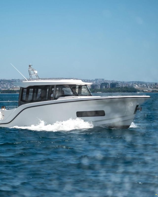 Aiata Wayfinder 38 Cabin
