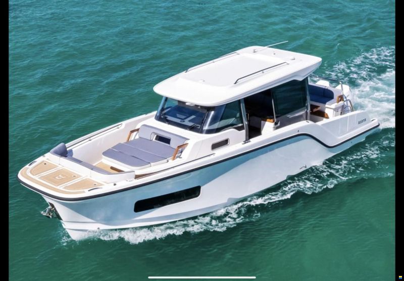 Aiata Wayfinder 38 Cabin
