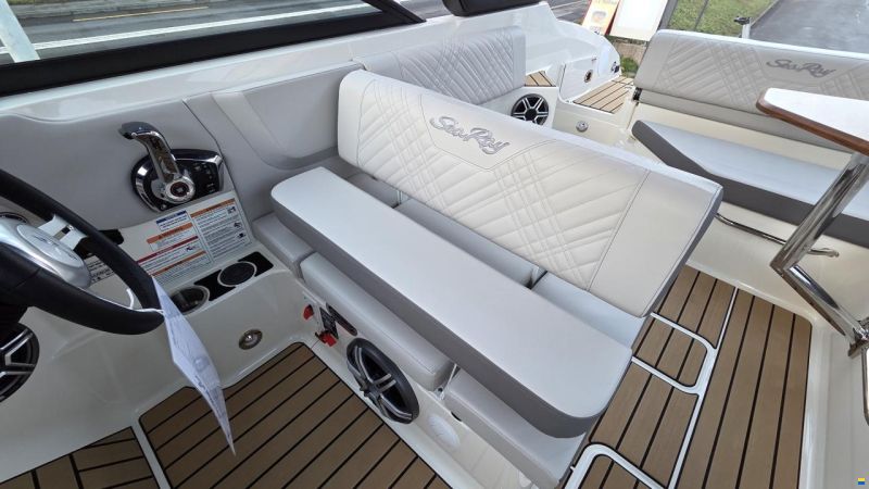 Sea Ray SDX 250 Surf Europe