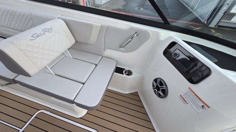 Sea Ray SDX 250 Surf Europe