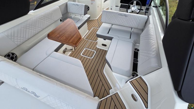 Sea Ray SDX 250 Surf Europe