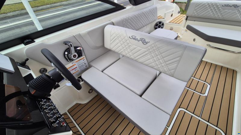 Sea Ray SDX 270 Surf Europe