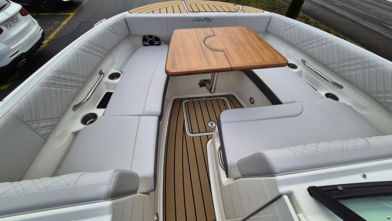 Sea Ray SDX 270 Surf Europe
