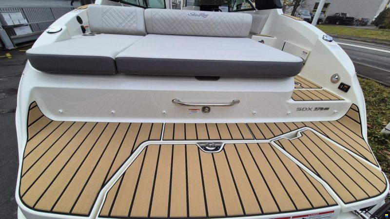 Sea Ray SDX 270 Surf Europe
