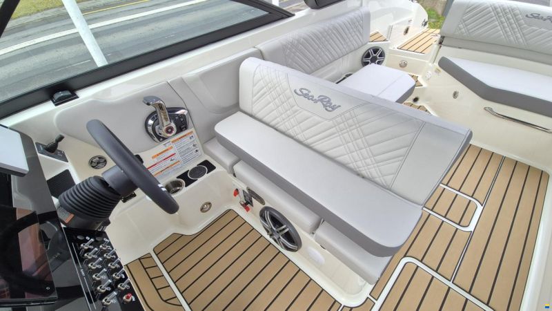 Sea Ray SDX 270 Surf Europe
