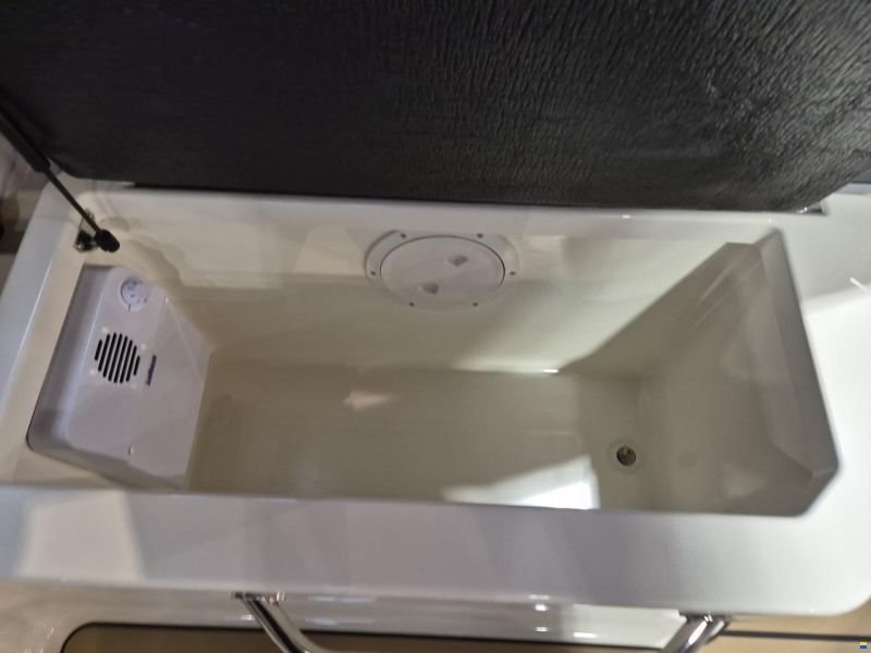 Sea Ray SDX 270 Surf Europe