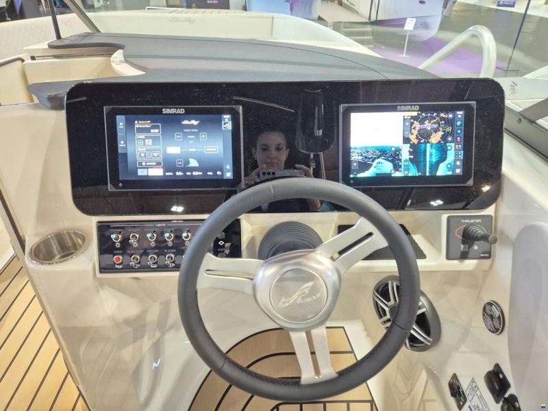 Sea Ray SDX 270 Surf Europe