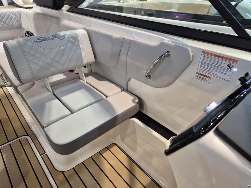 Sea Ray SDX 270 Surf Europe