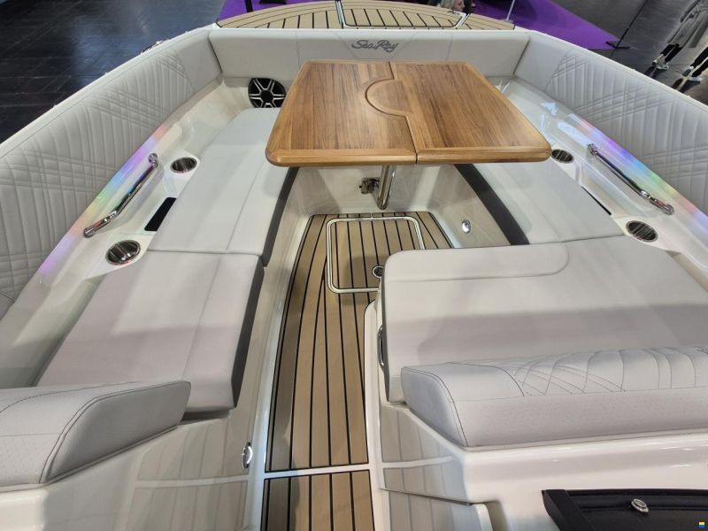 Sea Ray SDX 270 Surf Europe