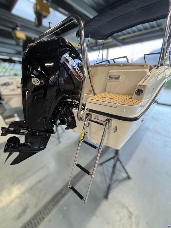 Quicksilver 555 Bowrider