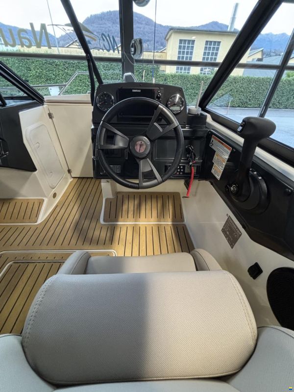 Quicksilver 555 Bowrider