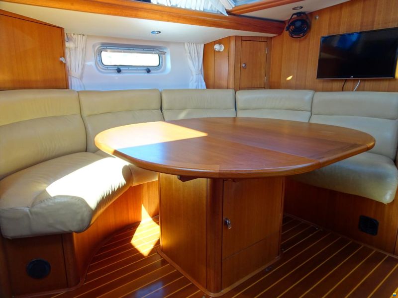Oyster 485 Deck Saloon