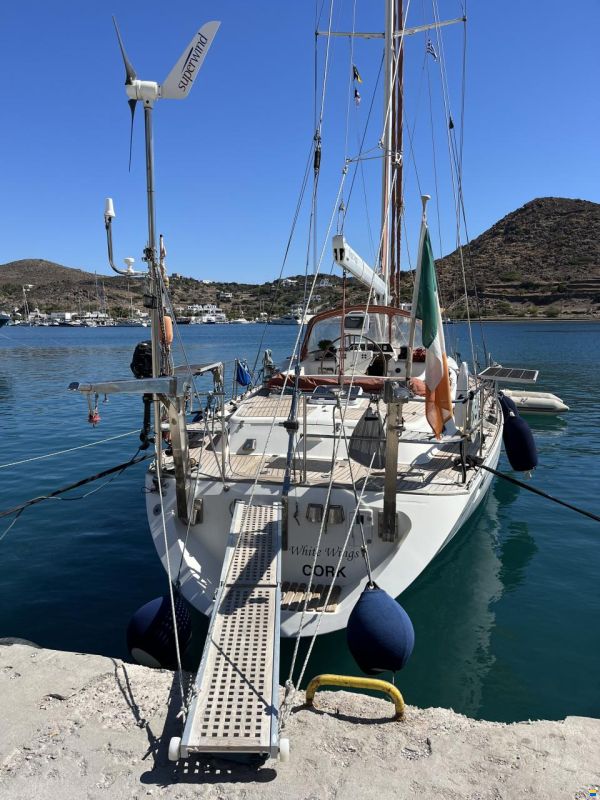 Oyster 485 Deck Saloon