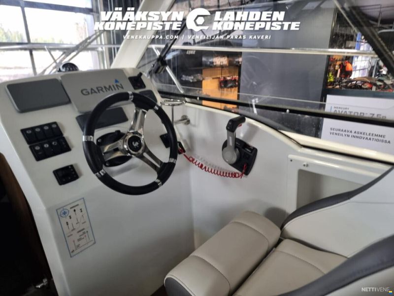 Beneteau Antares 8