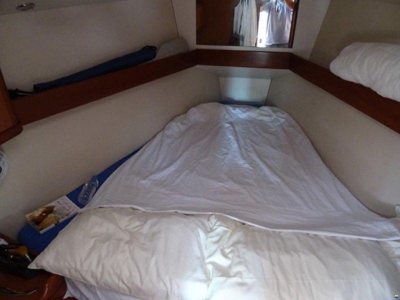 Beneteau Oceanis 37