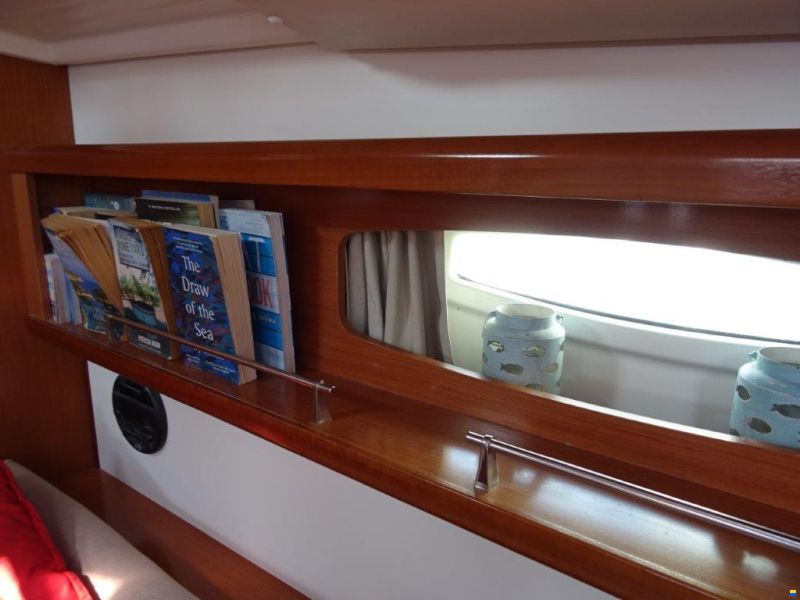Beneteau Oceanis 37