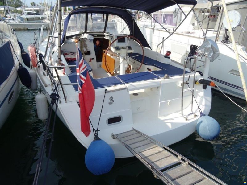 Beneteau Oceanis 37
