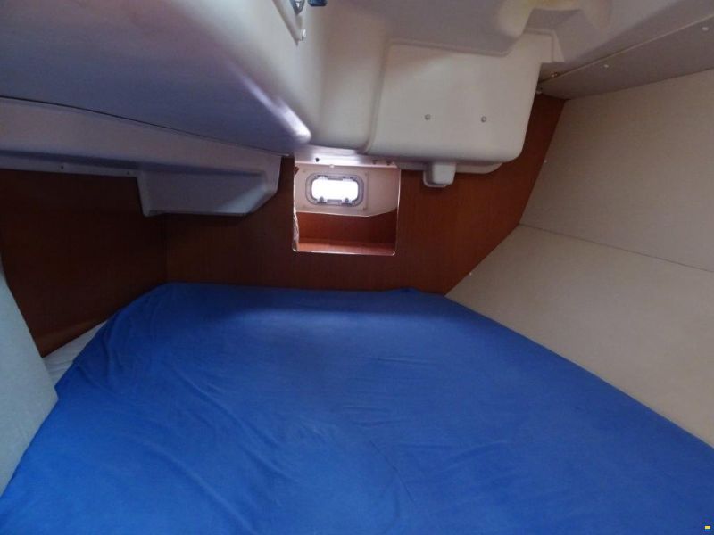 Beneteau Oceanis 37