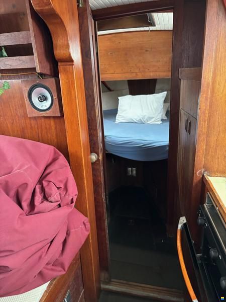 Nauticat 33