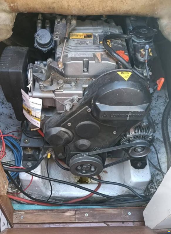 Plusieurs Moteurs inboard et hors-bord