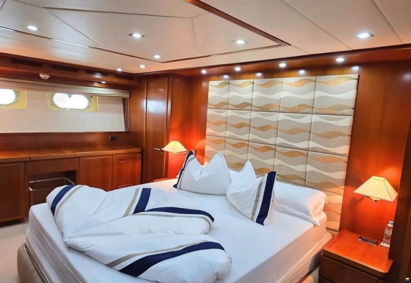 Falcon Yachts GB 102