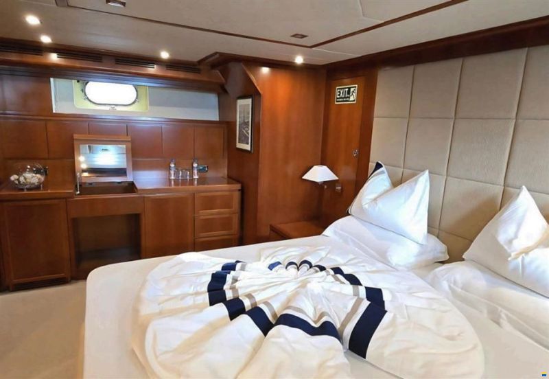 Falcon Yachts GB 102