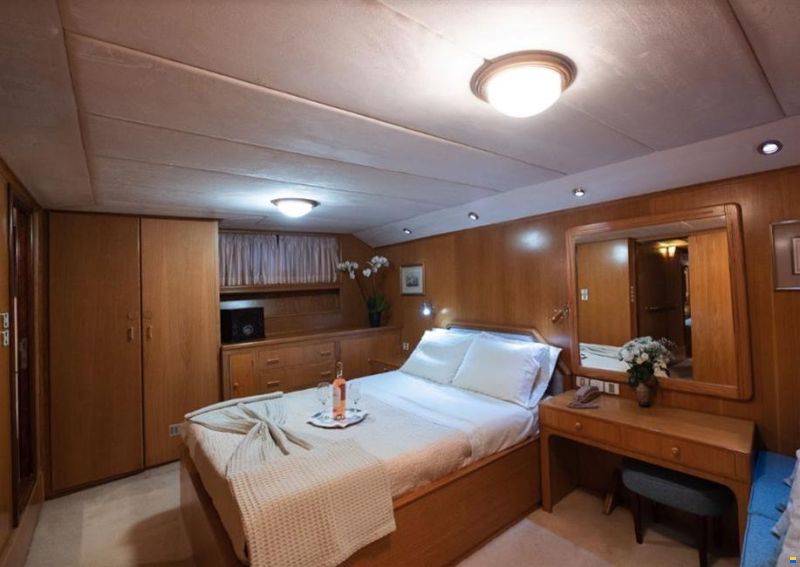 Perama Steel Cruiser 30m