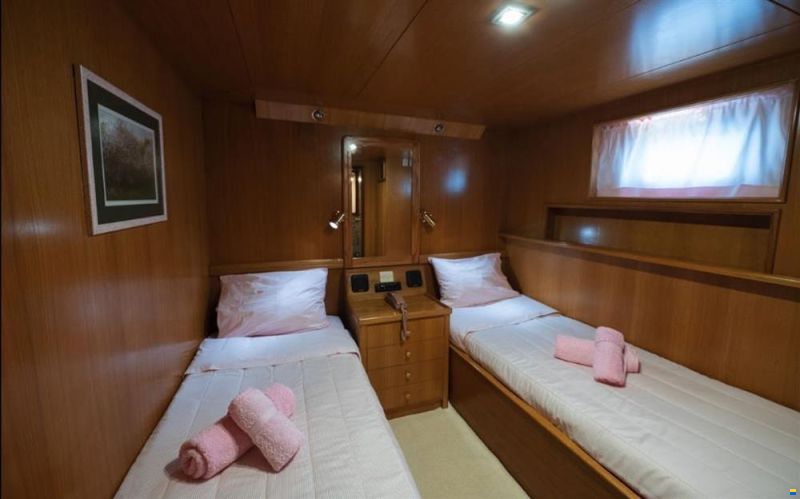 Perama Steel Cruiser 30m