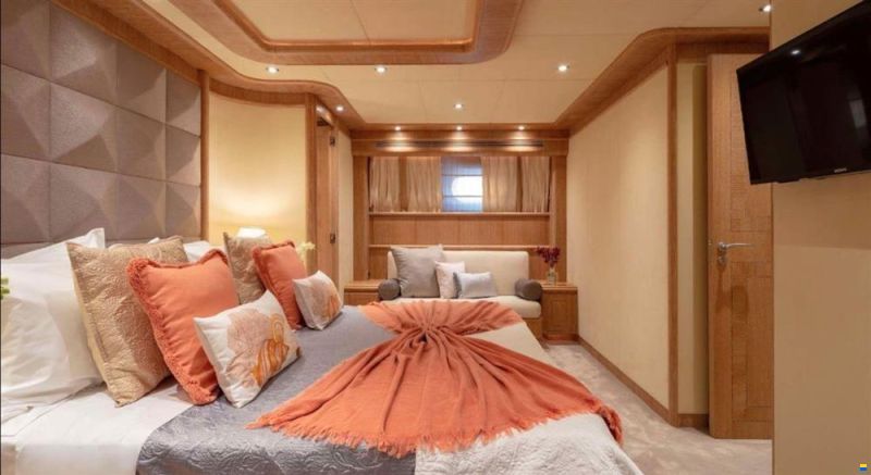 Admiral Boats 90