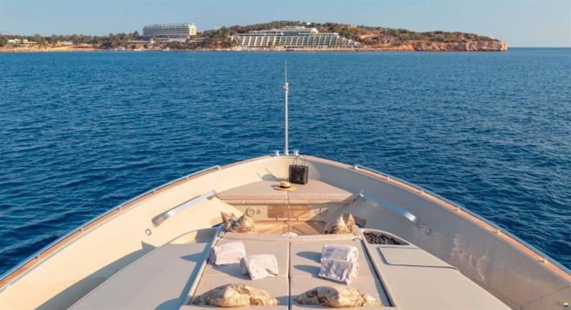 Admiral Boats 90