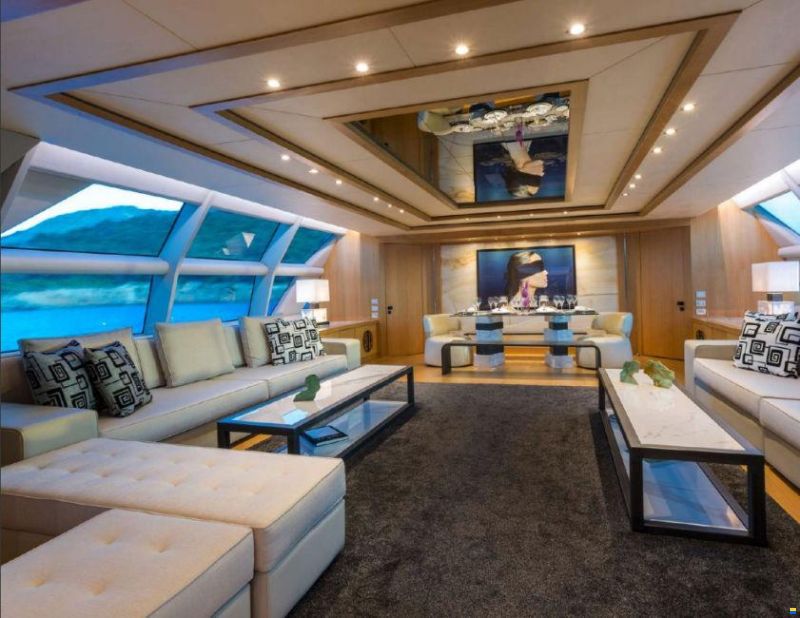 Devonport Yachts 42m.
