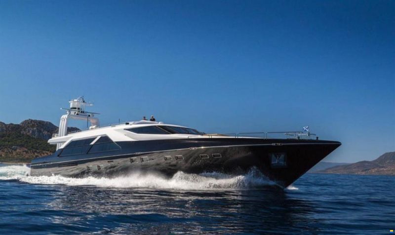 Devonport Yachts 42m.
