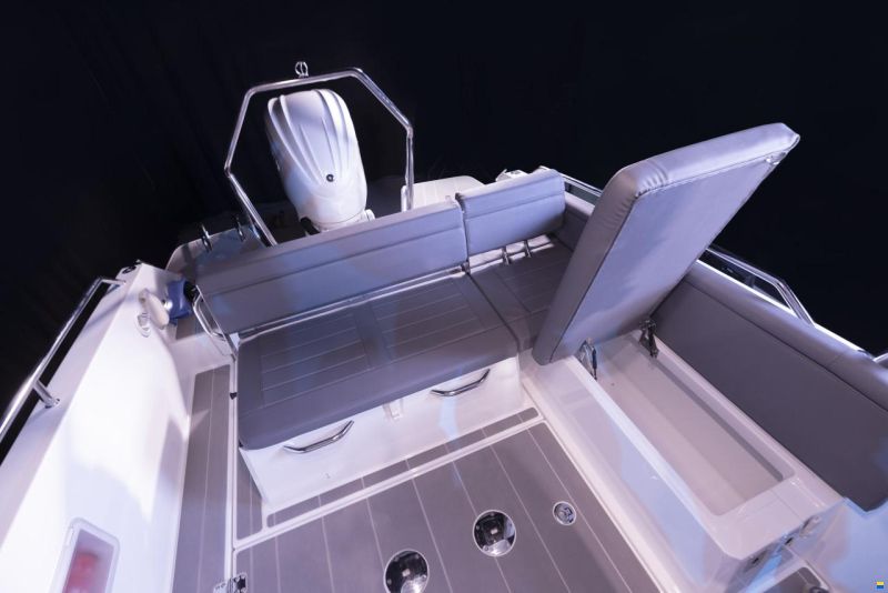 Quarken 27 T-Top